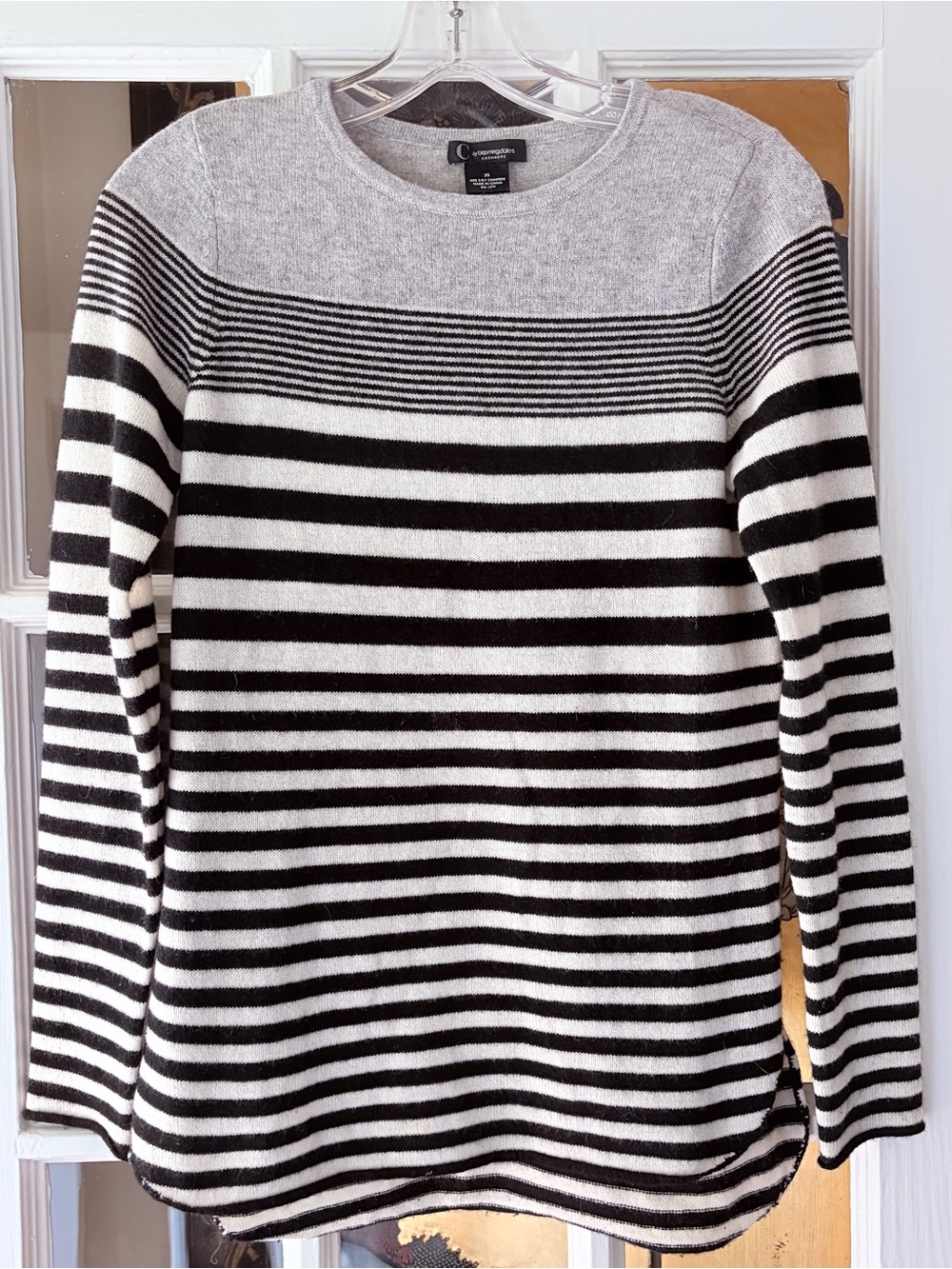 C by Bloomingdales Cashmere Sweater Womens SZ XS Gray Black Off White Striped